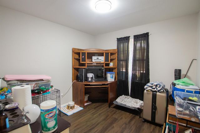 544 Cherry St, Chandler, TX 75758