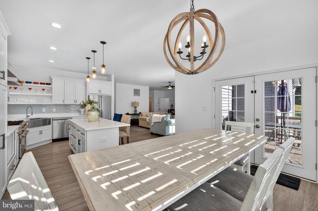 6471 SILK RD, Jeffersonton, VA 22724