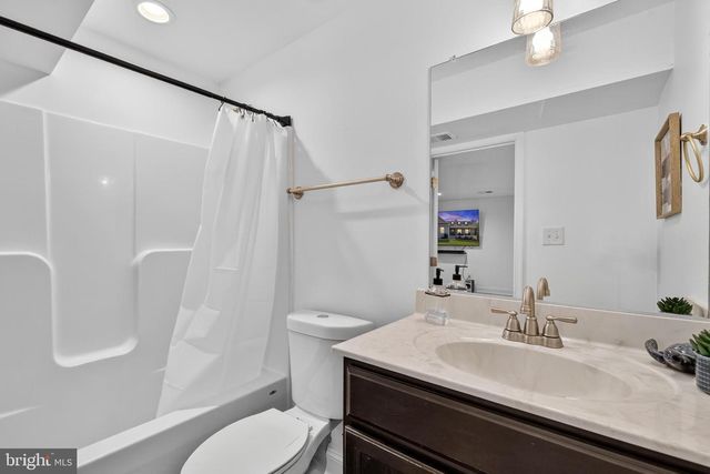 6471 SILK RD, Jeffersonton, VA 22724