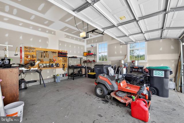 6471 SILK RD, Jeffersonton, VA 22724