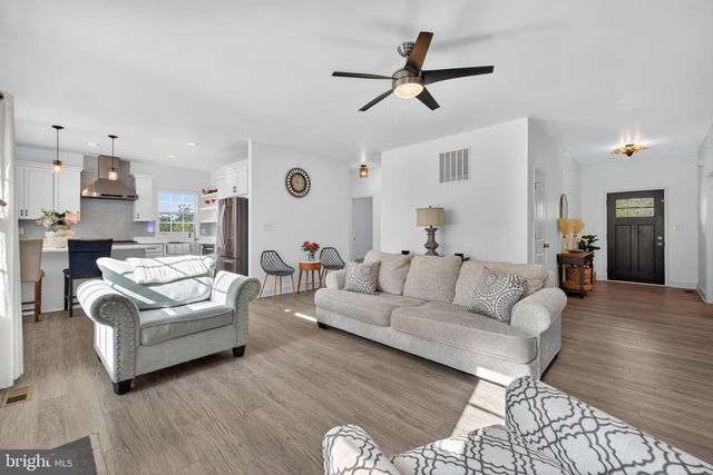 6471 SILK RD, Jeffersonton, VA 22724