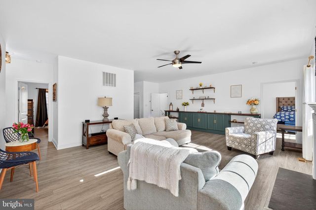 6471 SILK RD, Jeffersonton, VA 22724