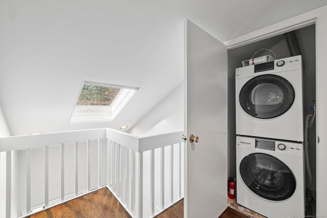 2437 Bedford Street F17, Stamford, CT 06905