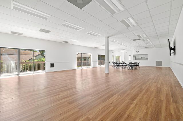 2437 Bedford Street F17, Stamford, CT 06905