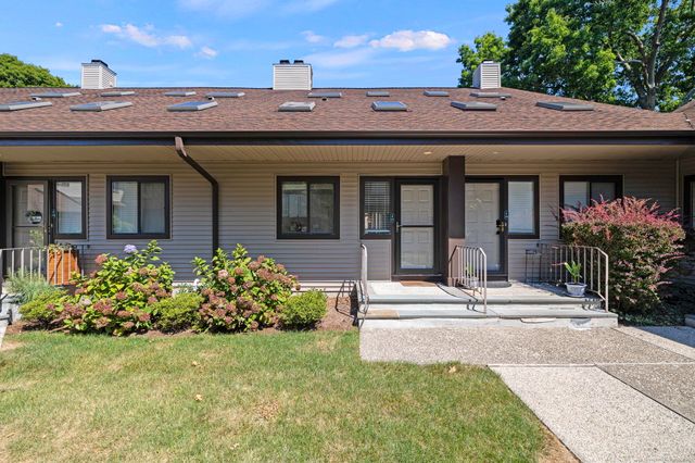 2437 Bedford Street F17, Stamford, CT 06905