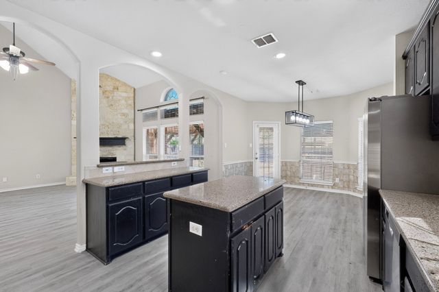 5919 Ridgeway Drive, Grand Prairie, TX 75052