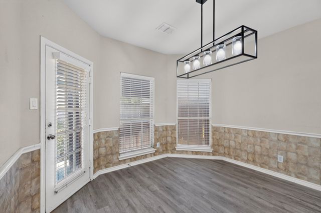 5919 Ridgeway Drive, Grand Prairie, TX 75052