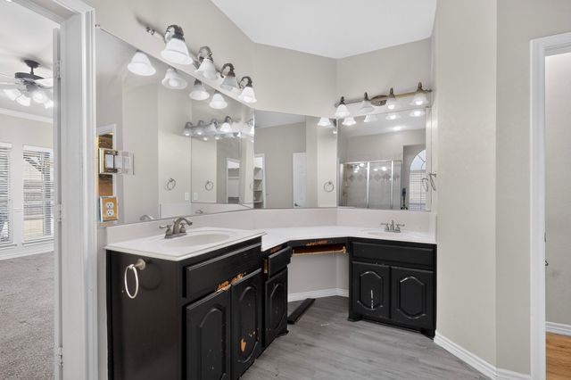 5919 Ridgeway Drive, Grand Prairie, TX 75052