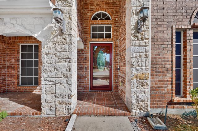 5919 Ridgeway Drive, Grand Prairie, TX 75052