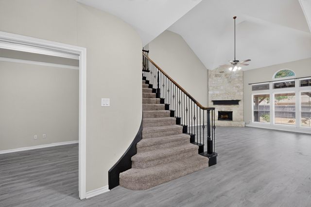 5919 Ridgeway Drive, Grand Prairie, TX 75052