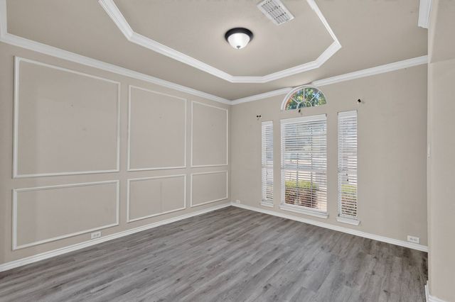 5919 Ridgeway Drive, Grand Prairie, TX 75052