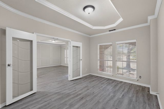 5919 Ridgeway Drive, Grand Prairie, TX 75052