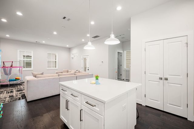 5434 Wheatley Street B, Houston, TX 77091