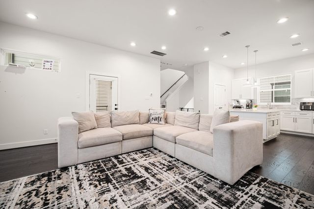 5434 Wheatley Street B, Houston, TX 77091