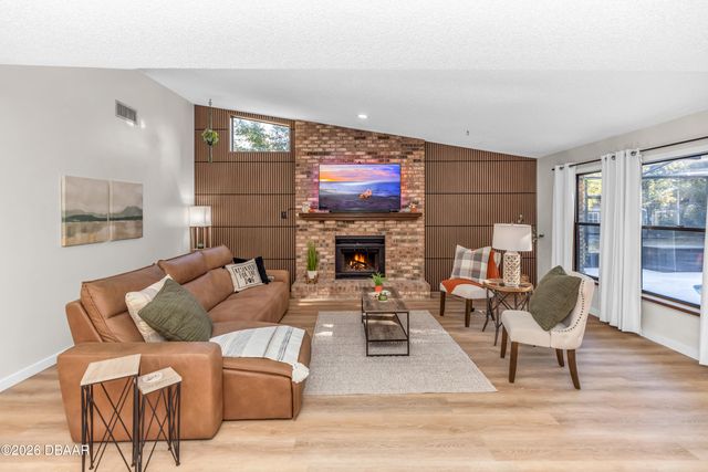 634 E Lehigh Drive, Deltona, FL 32738