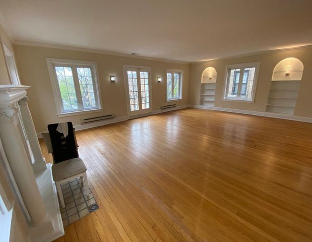 2029 W Jarvis Avenue 2, Chicago, IL 60645