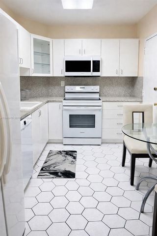 500 Bayview Dr 1225, Sunny Isles Beach, FL 33160