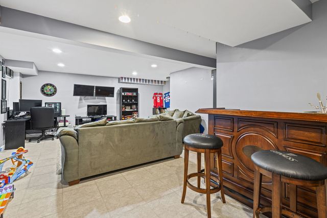 16703 S Sunset Ridge Court, Lockport, IL 60441