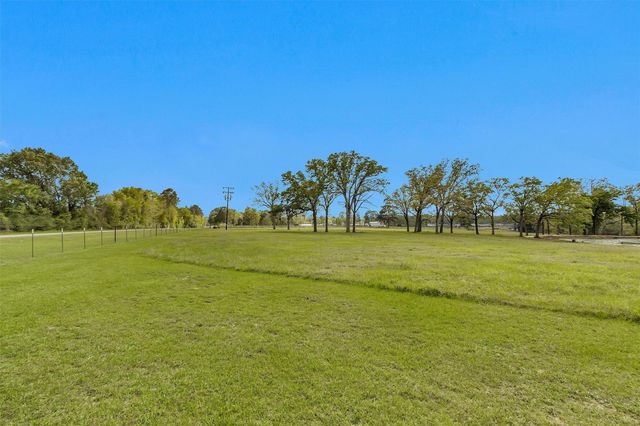 2275 N Fm 1486, Montgomery, TX 77356