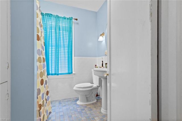 1233 Little Bay AVE, Norfolk, VA 23503