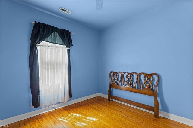 1233 Little Bay AVE, Norfolk, VA 23503