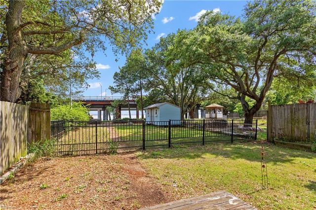 1233 Little Bay AVE, Norfolk, VA 23503