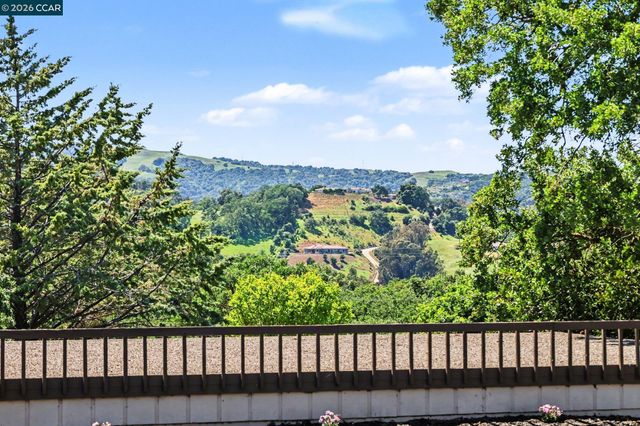 4885 Milden Rd, Martinez, CA 94553