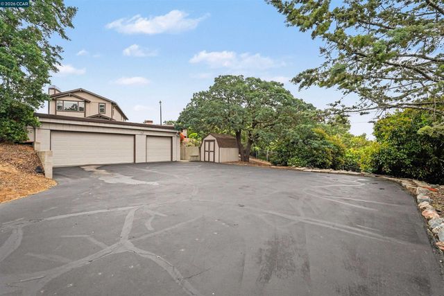 4885 Milden Rd, Martinez, CA 94553