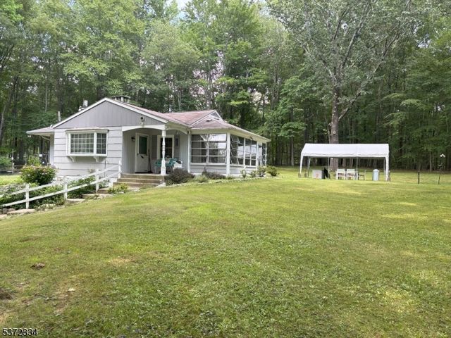 38 Mary Jones Rd, Hampton Twp., NJ 07860