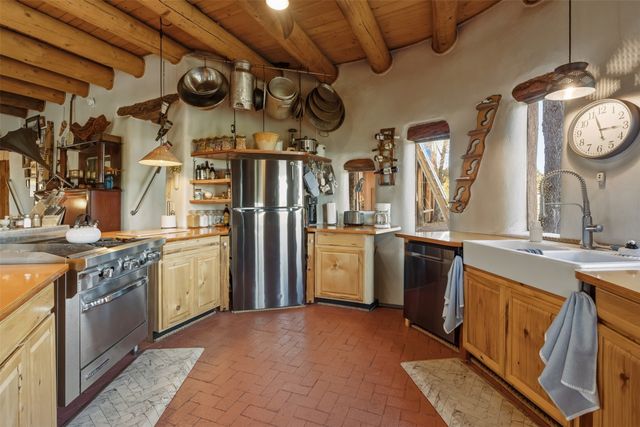 7675-C Old Santa Fe, Santa Fe, NM 87505