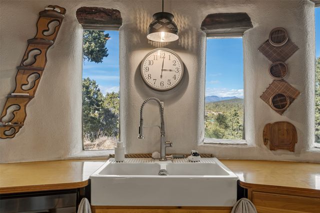 7675-C Old Santa Fe, Santa Fe, NM 87505