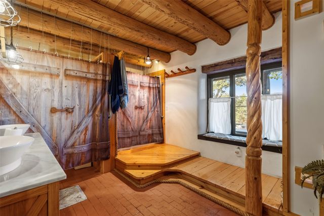 7675-C Old Santa Fe, Santa Fe, NM 87505