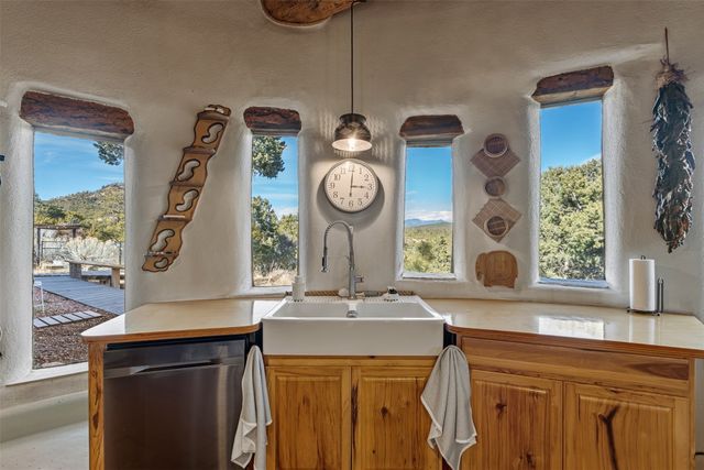 7675-C Old Santa Fe, Santa Fe, NM 87505