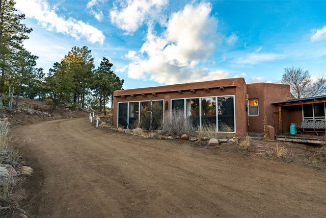 7675-C Old Santa Fe, Santa Fe, NM 87505