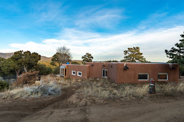 7675-C Old Santa Fe, Santa Fe, NM 87505