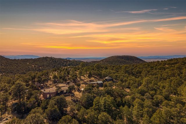 7675-C Old Santa Fe, Santa Fe, NM 87505