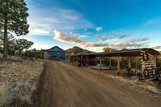 7675-C Old Santa Fe, Santa Fe, NM 87505