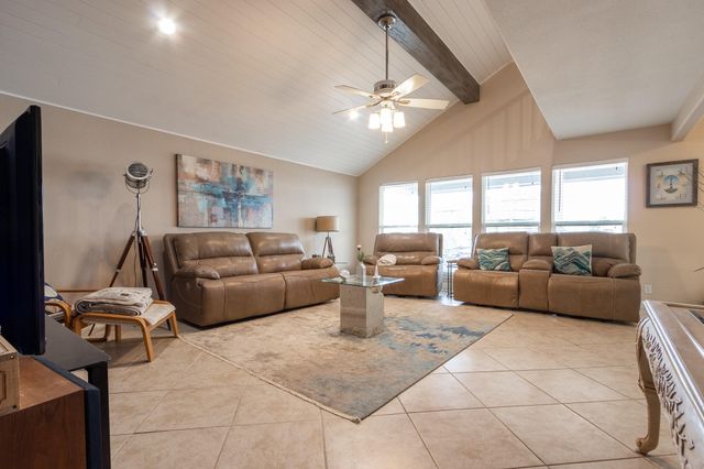 1330 Leilani Drive, Tiki Island, TX 77554