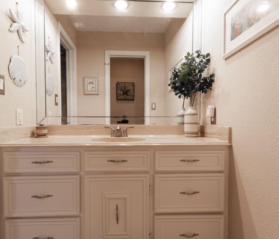 1330 Leilani Drive, Tiki Island, TX 77554