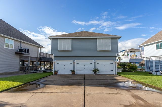 1330 Leilani Drive, Tiki Island, TX 77554