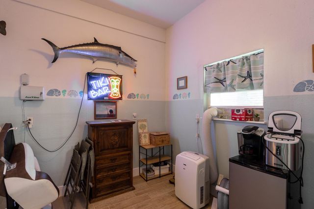 1330 Leilani Drive, Tiki Island, TX 77554