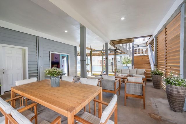 1330 Leilani Drive, Tiki Island, TX 77554