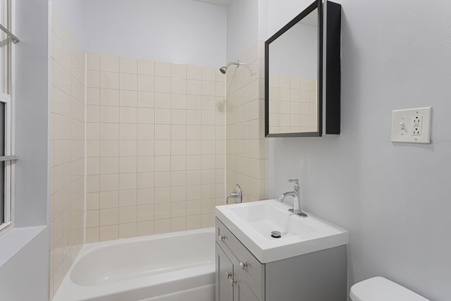 1460 W Fargo Avenue 309, Chicago, IL 60626