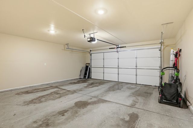 4787 CARSON Court, Woodburn, IN 46797