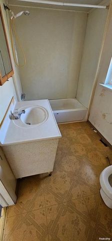 209 W Aldrich Street, Capac, MI 48014