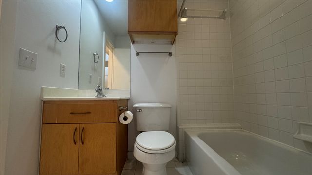 2202 N Peak Street, Dallas, TX 75204