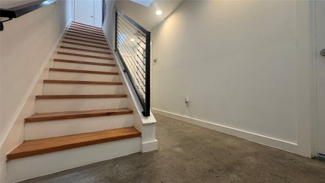 2202 N Peak Street, Dallas, TX 75204