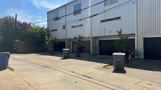 2202 N Peak Street, Dallas, TX 75204