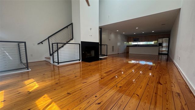 2202 N Peak Street, Dallas, TX 75204