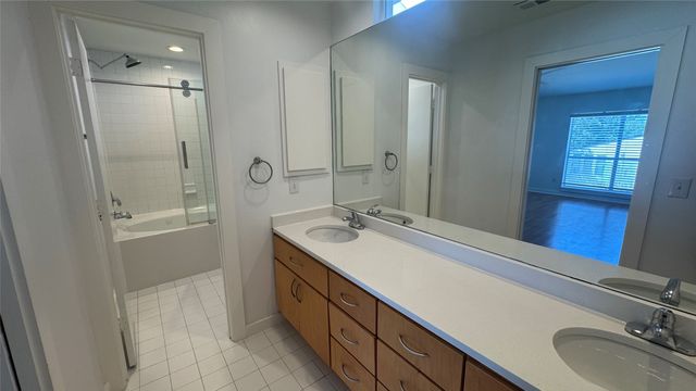 2202 N Peak Street, Dallas, TX 75204